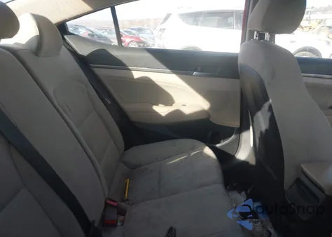 2017 Hyundai Elantra Se z USA, uszkodzony, nr VIN 5NPD84LF1HH014960